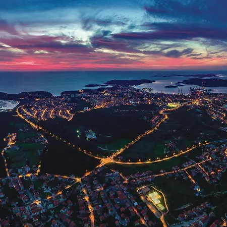 4 Bedroom Awesome In Pula * Pula