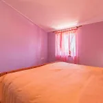Vikendica 4 Bedroom Awesome In *