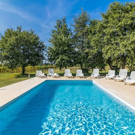 4 Bedroom Awesome In Pula Casa vacanze Pola