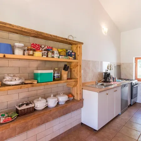 4 Bedroom Awesome In Pula * Pola