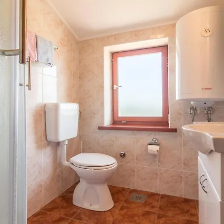 Casa vacanze 4 Bedroom Awesome In Pula Pola