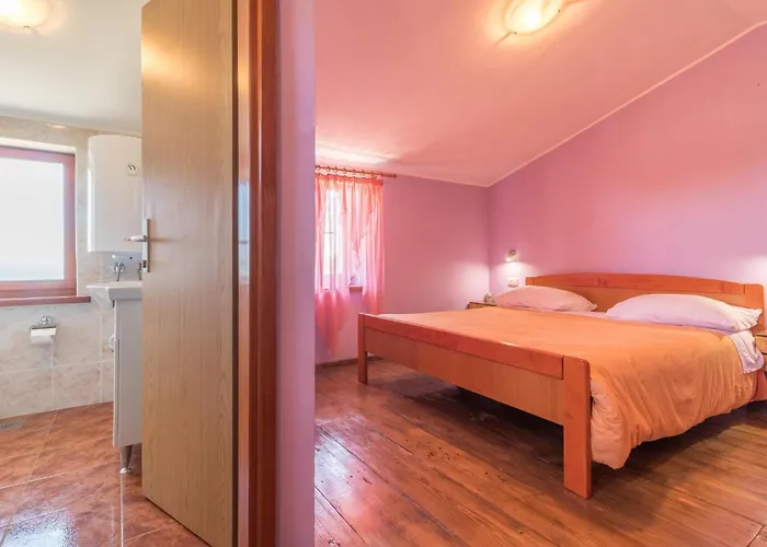 4 Bedroom Awesome In *