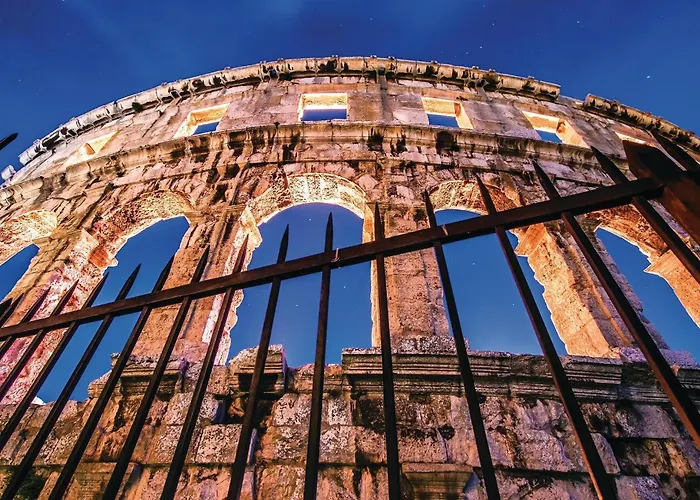 Vikendica 4 Bedroom Awesome In