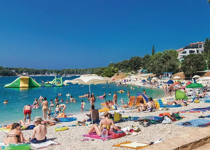 4 Bedroom Awesome In *