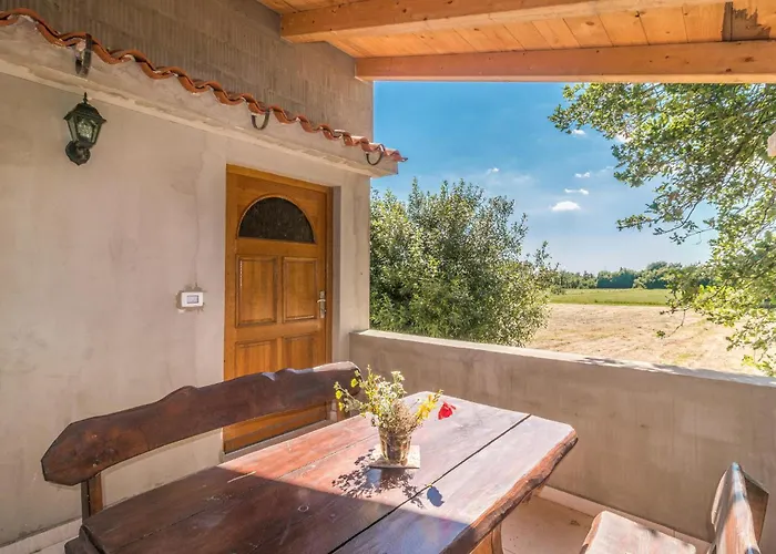 4 Bedroom Awesome In Pula