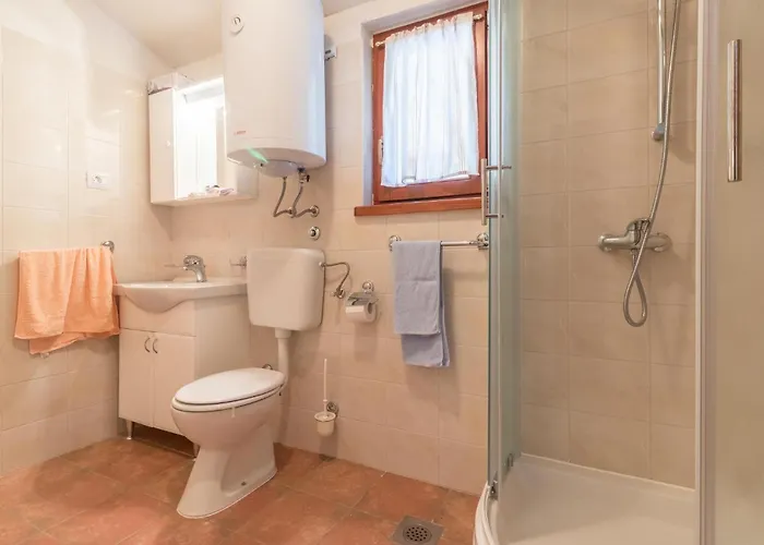 4 Bedroom Awesome In Casa de Férias *